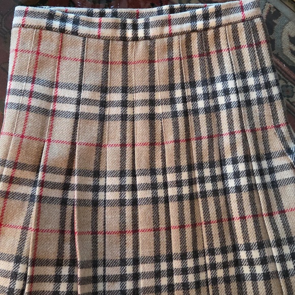 Burberry Beige Plaid A-Line Skirt - Picture 11 of 16